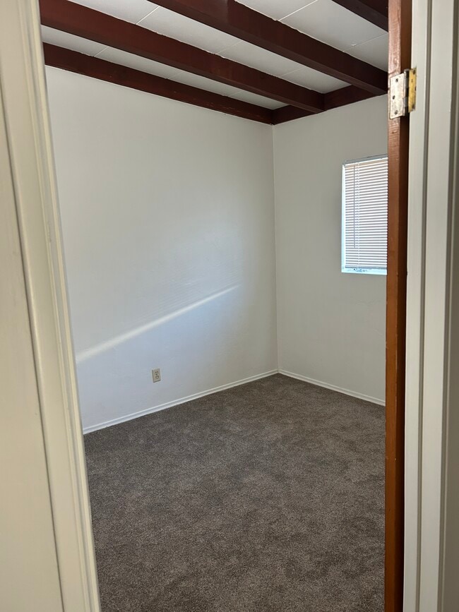 Building Photo - 7111 Mohawk St