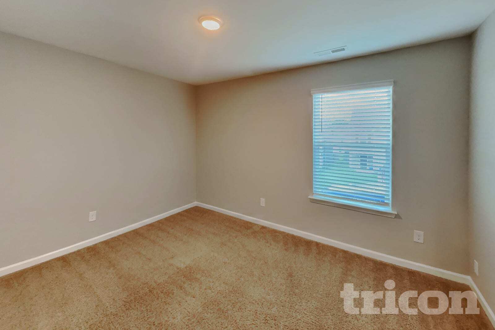 Building Photo - 215 Kirkside Dr