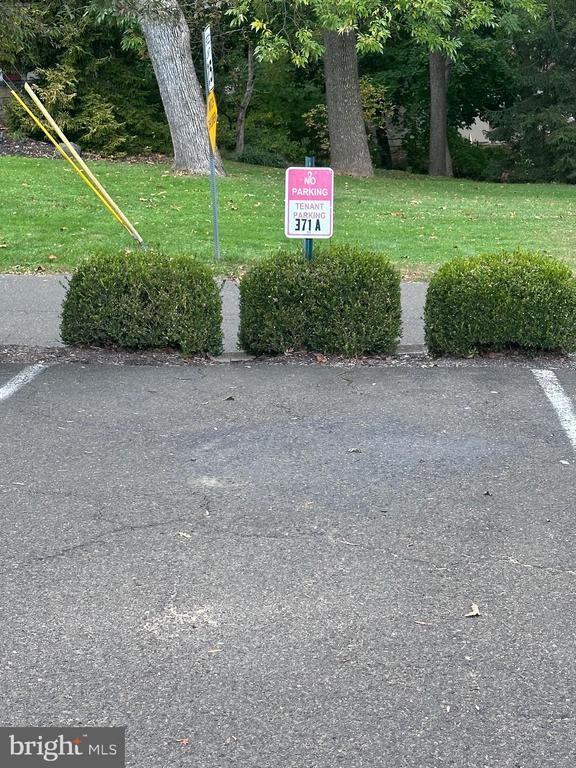 Building Photo - 371 Easton Rd