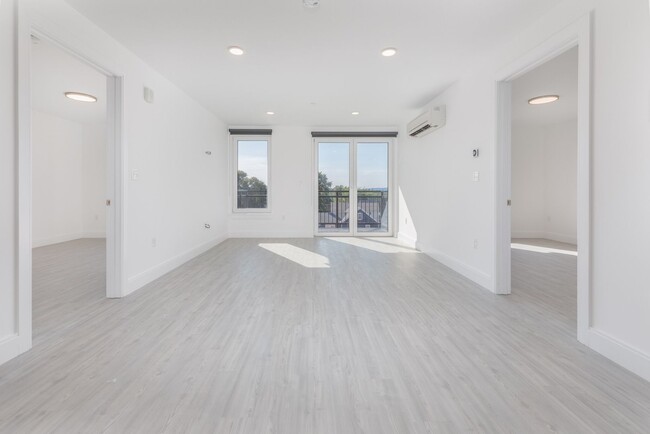 Building Photo - New Allston Listing!!