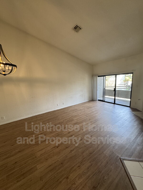 Building Photo - 5050 S Rainbow Blvd