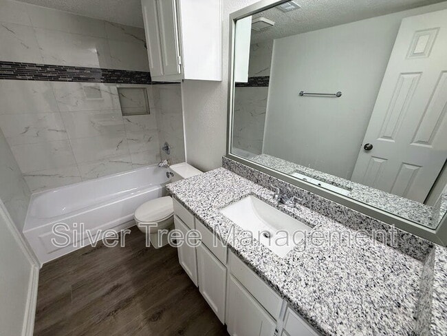 Building Photo - 2326 Summer Pl Dr