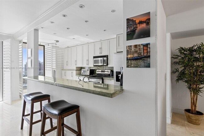 Building Photo - 19707 Turnberry Way