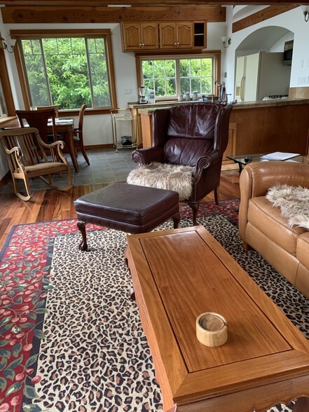 Living Area - 6723 Sunset View Dr NW