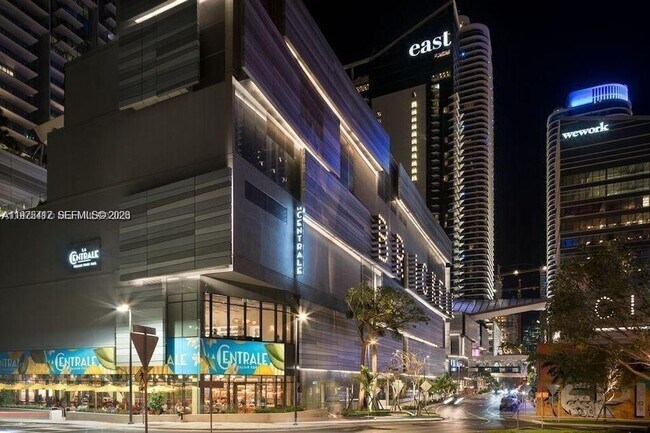 Building Photo - 690 SW 1st Ct