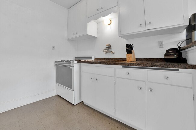 Floorplan - 610 Summit Apartments