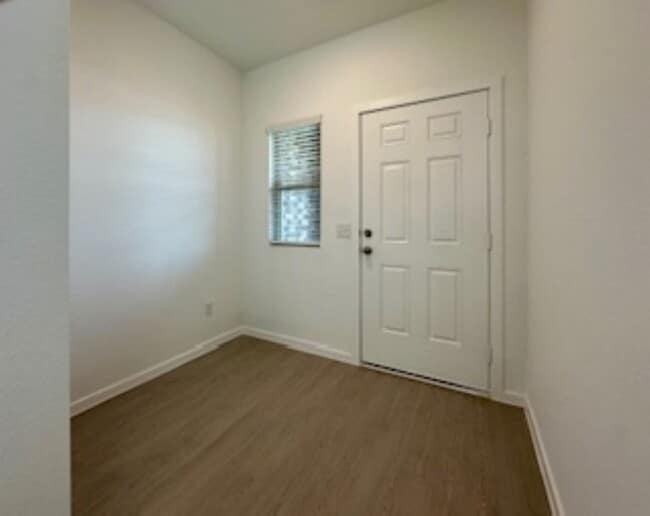 Building Photo - 500 Kinglet Dr