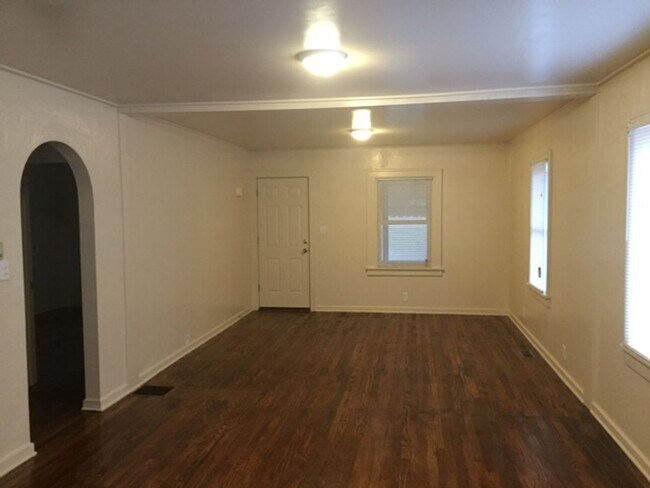 Building Photo - 3299 Glengary Rd