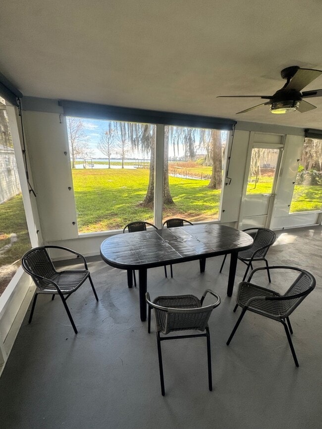 Building Photo - 19 Windy Point Rd