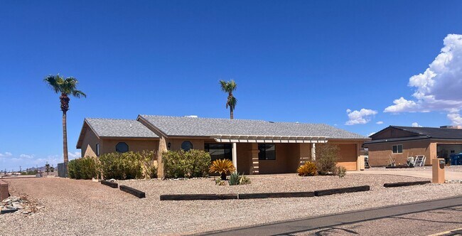 Building Photo - Lake views, lake views, lake views! Longte...