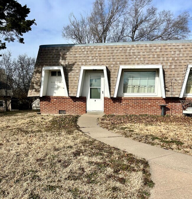 Building Photo - Tenth Street Apartments