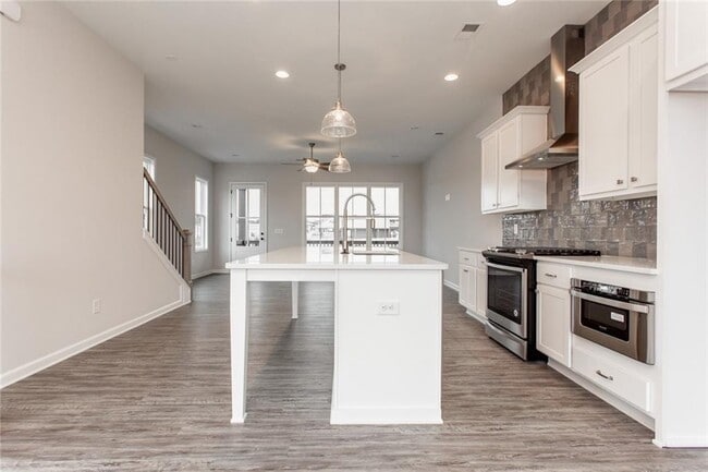 Building Photo - 6680 Cortland Walk