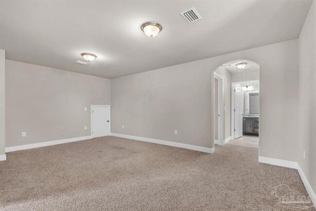 Building Photo - Beautiful Home in Waterford Sound