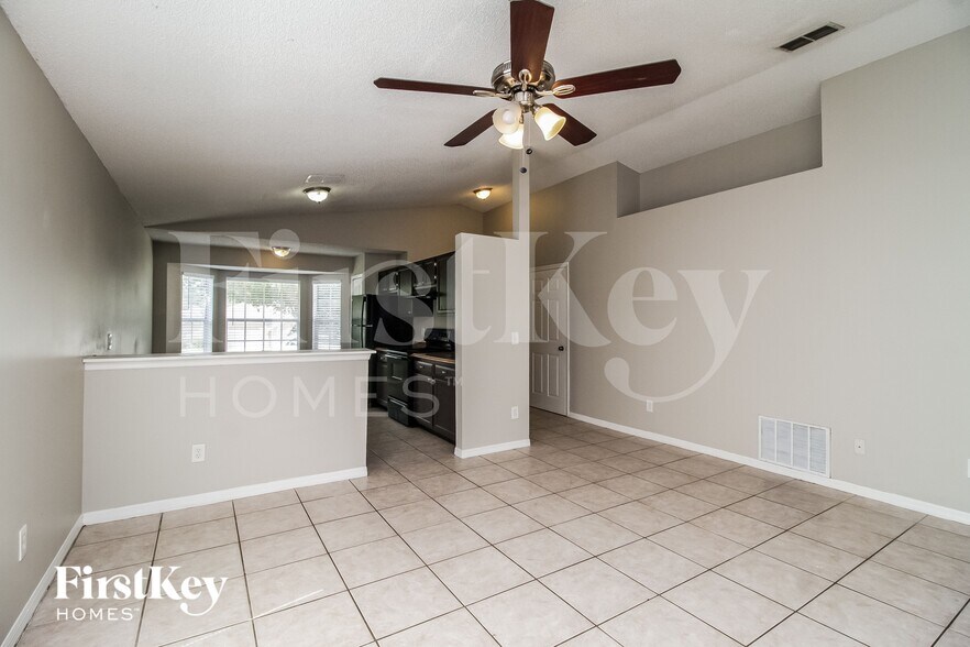 Building Photo - 7591 Groveoak Dr