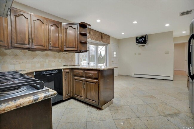 Building Photo - 260 Oak Ridge Ln