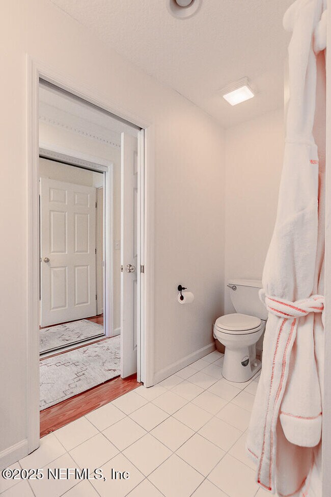 Building Photo - 214 Hopkins St