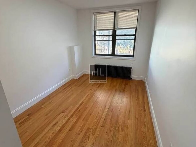 Building Photo - 73 STREET