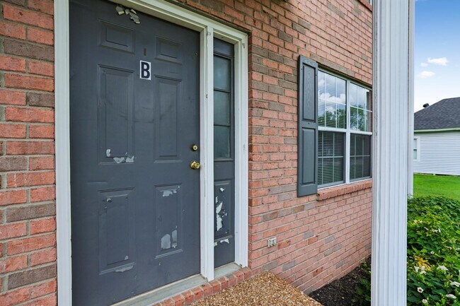 Building Photo - 132 N Tarver Ave