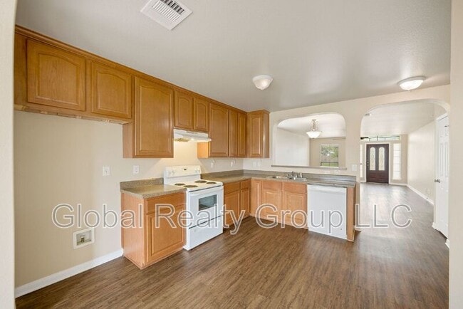 Building Photo - 537 Starling Creek