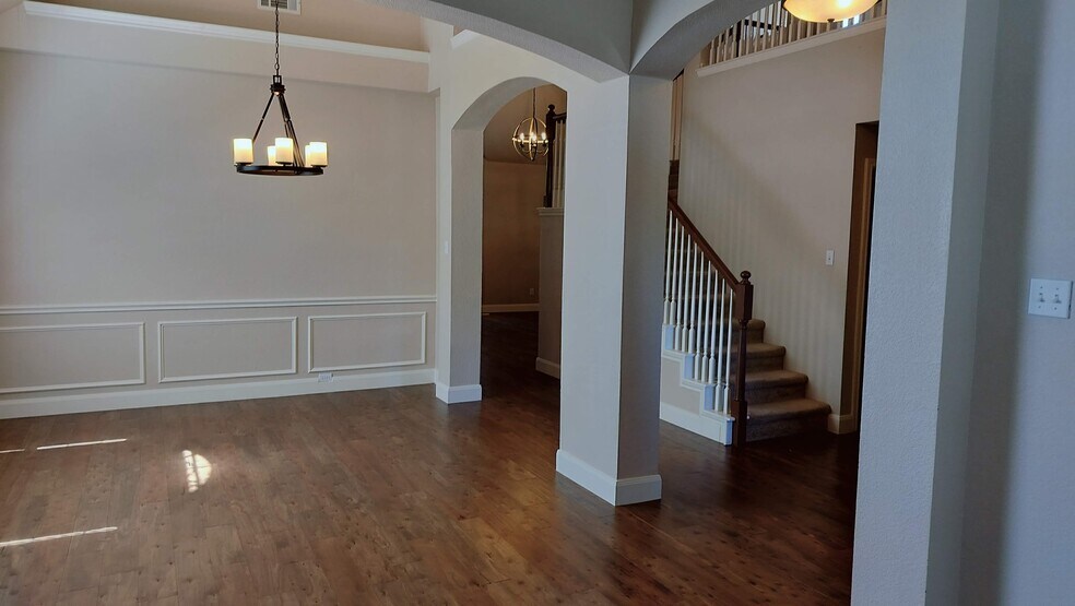 Building Photo - 8001 Case Dr