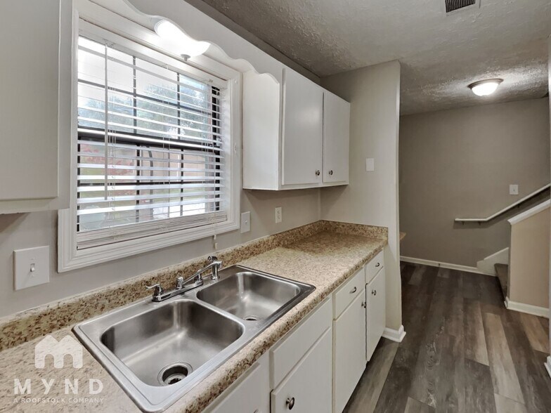 Building Photo - 4395 Coopers Creek Dr SE