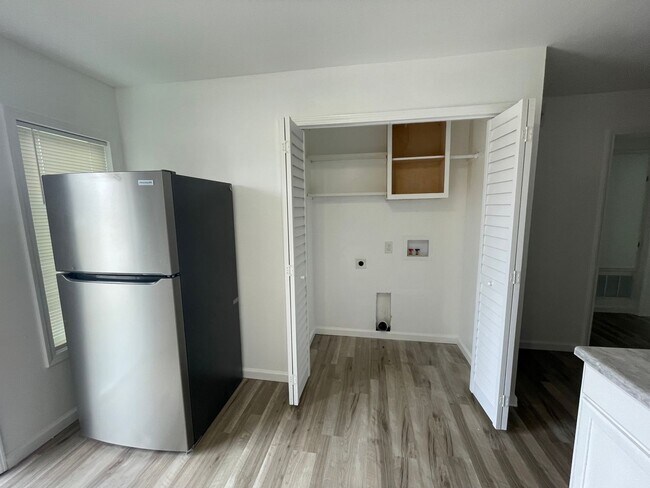 Building Photo - Delightful 2-Bedroom, 1-Bath Duplex for Rent – Updated and Move-In Ready!