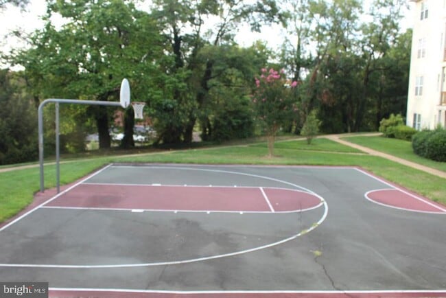 Building Photo - 6480 Cheyenne Dr