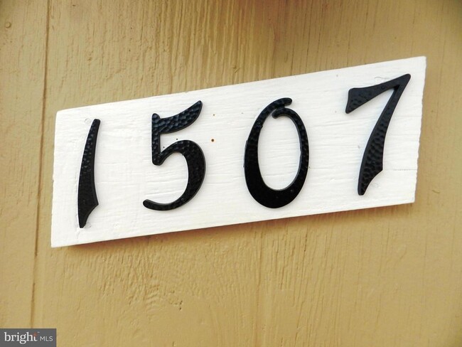 Building Photo - 1507 N Amelia St