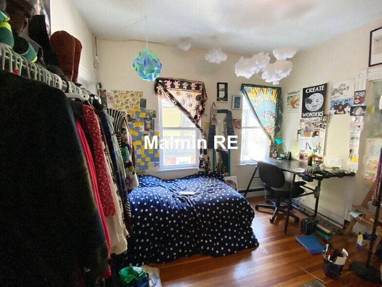 Building Photo - 34 Darling St