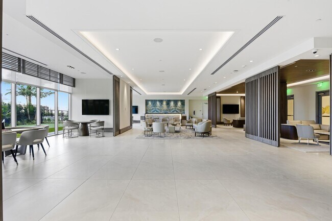 Building Photo - 220 Lake Shore Dr