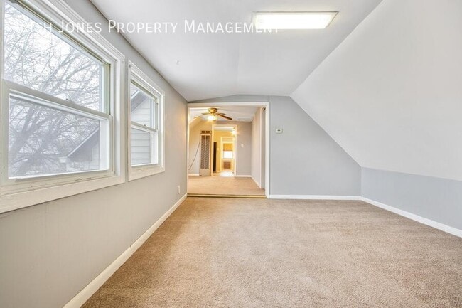 Building Photo - 194 Central Ave