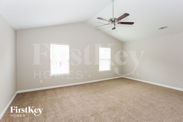 Building Photo - 5931 Sanders Farm Ln