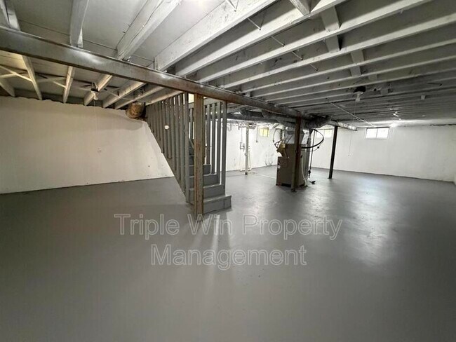 Building Photo - 1113 Highmont Dr