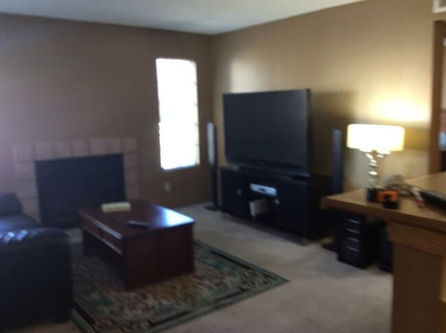 Building Photo - 2686 Jennydiane Dr