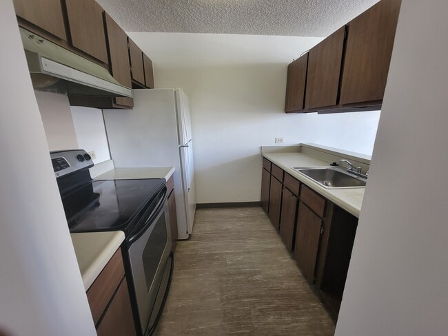 Building Photo - 2444 Hihiwai St