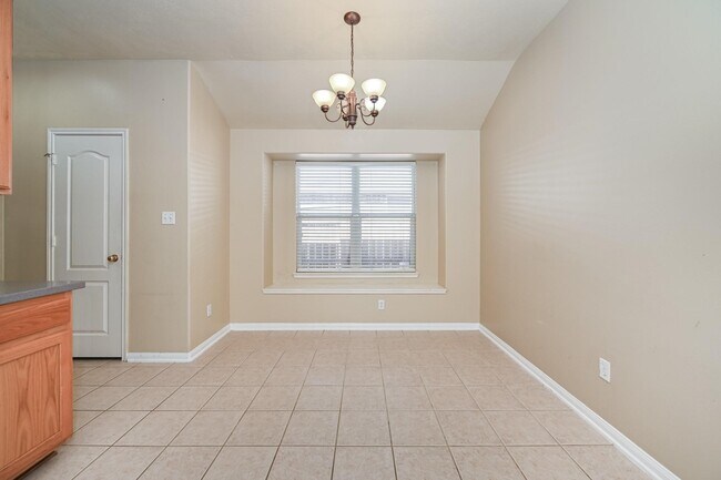 Building Photo - 10002 Forest Spring Ln