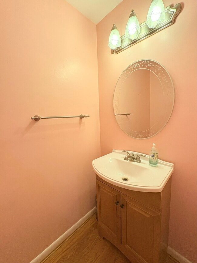 Building Photo - 424 Mallard Dr