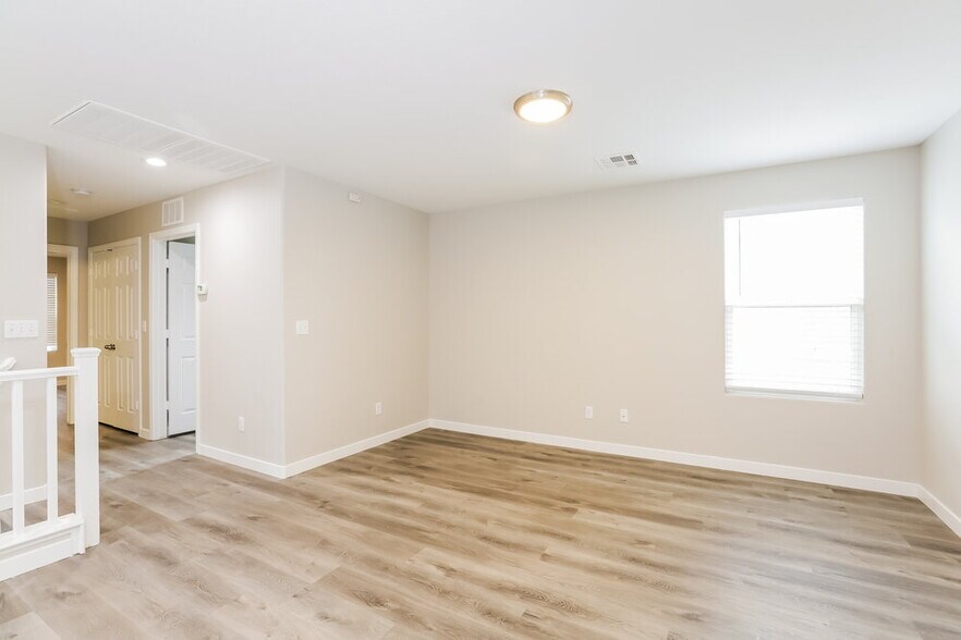 Building Photo - 7376 Cobbhan Dr