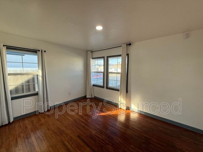 Building Photo - 632 Fir St