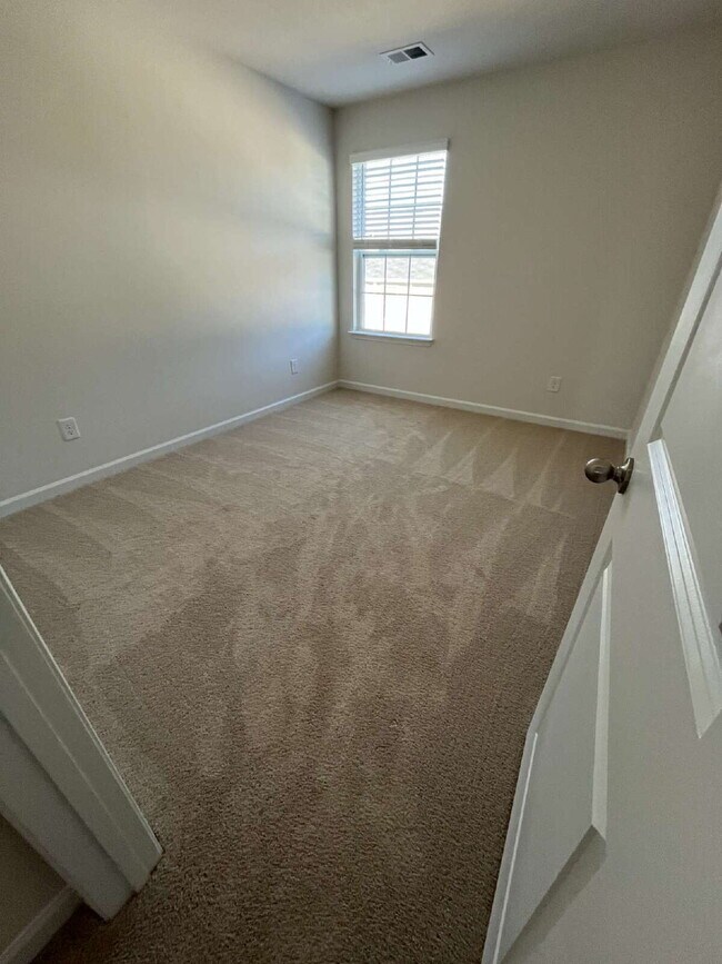 Building Photo - 228 Canopy Dr