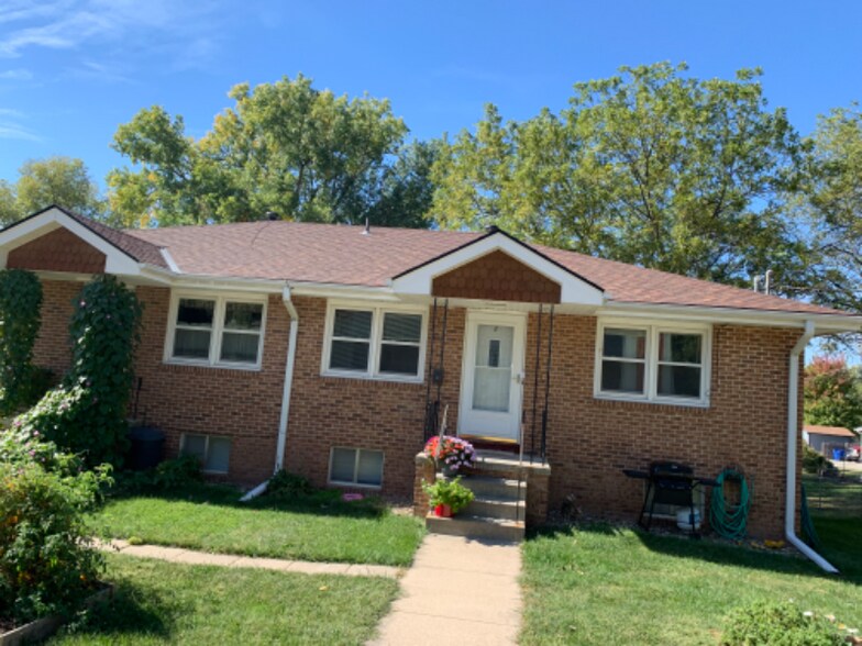 Building Photo - 210 N 4th St