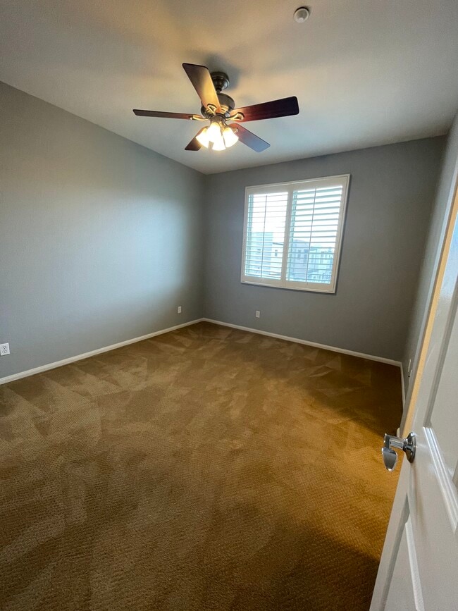 Building Photo - 380 Tesoro Gln