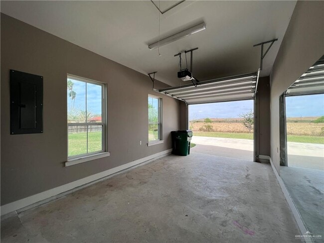 Building Photo - 5605 E Pecan Dr