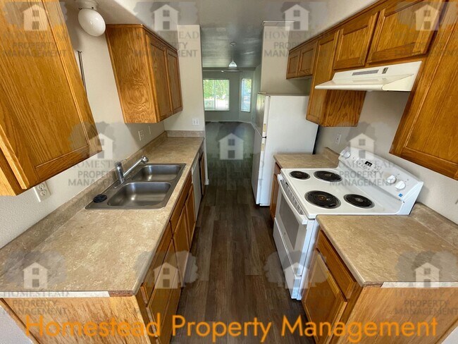 Building Photo - 599