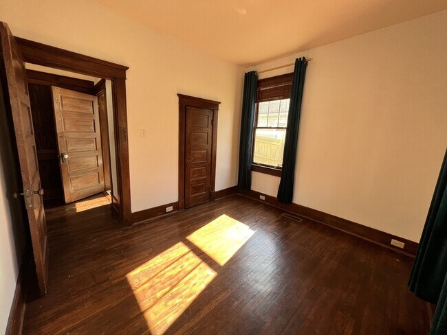 Building Photo - 2428 Jefferson Ave