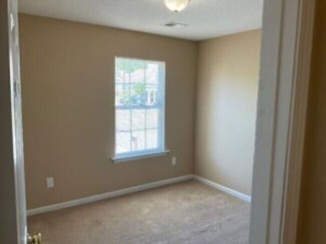 Building Photo - 336 Wild Olive Dr