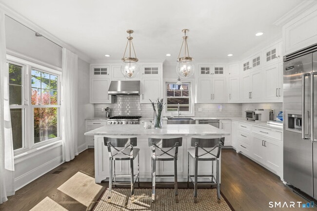 Building Photo - 228 Eastlawn St