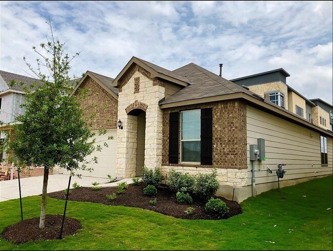Building Photo - 9907 Quercia Dr