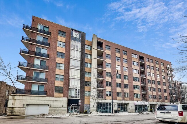Primary Photo - 873 N Larrabee St