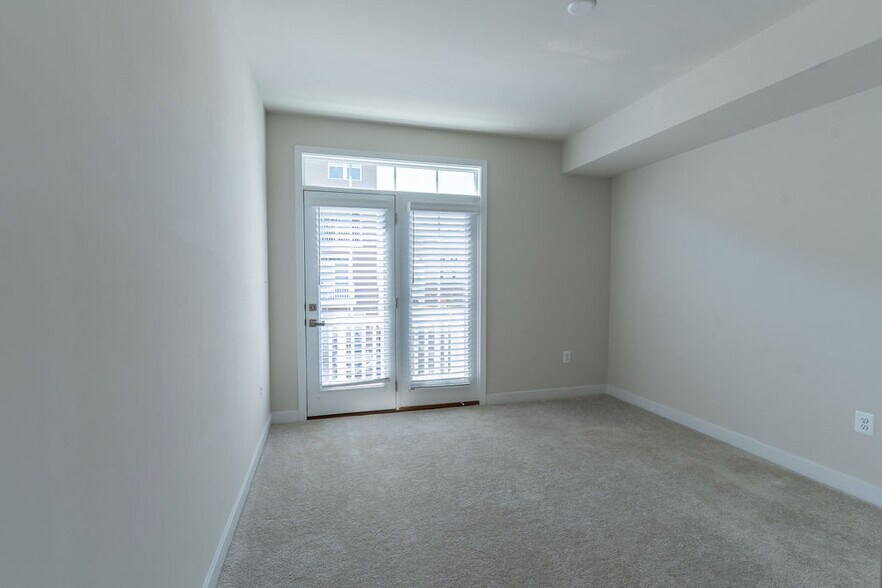 Building Photo - 100 Matisse Pl